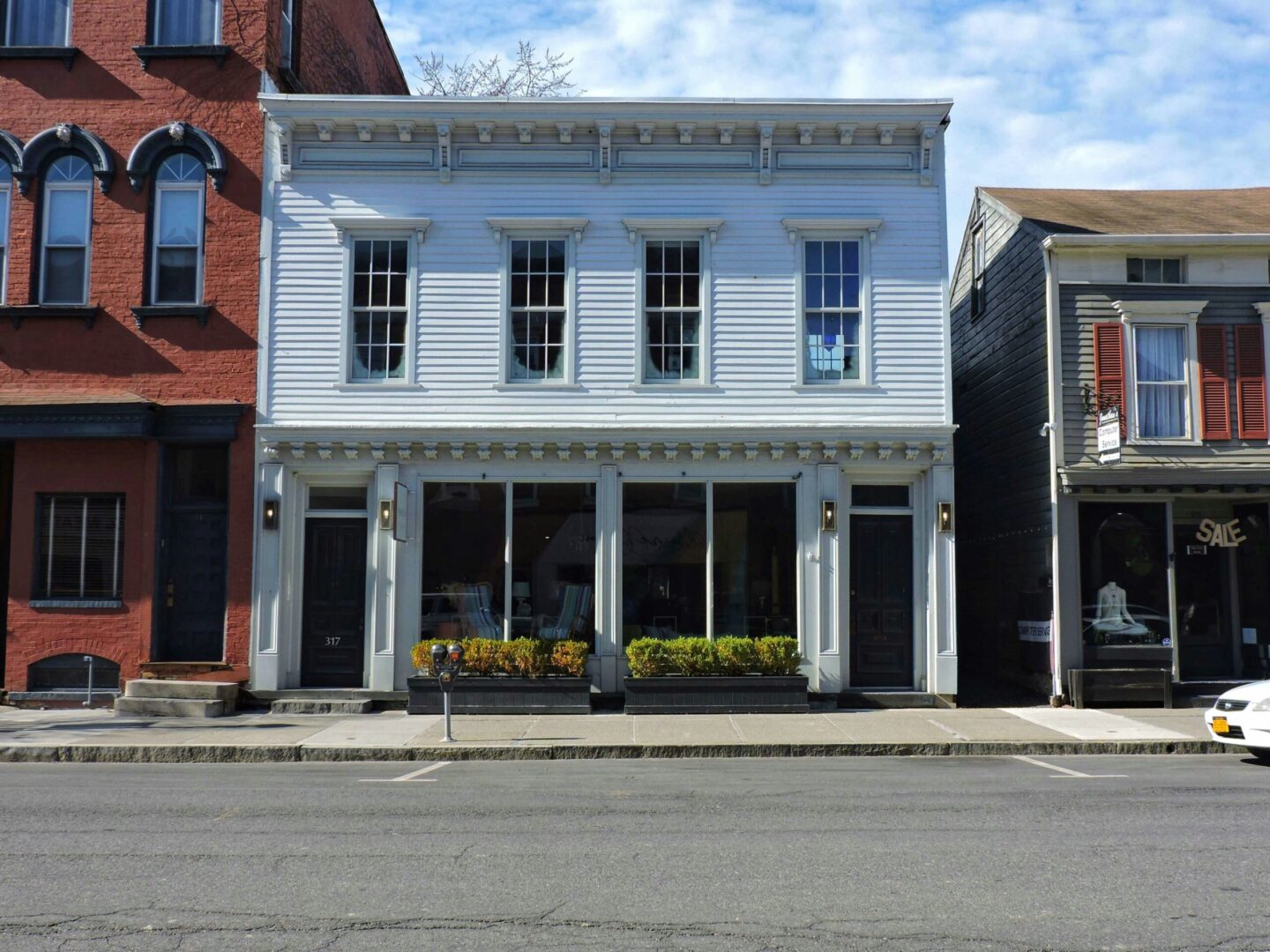 Relief vet in Hudson Valley working at a local animal clinic